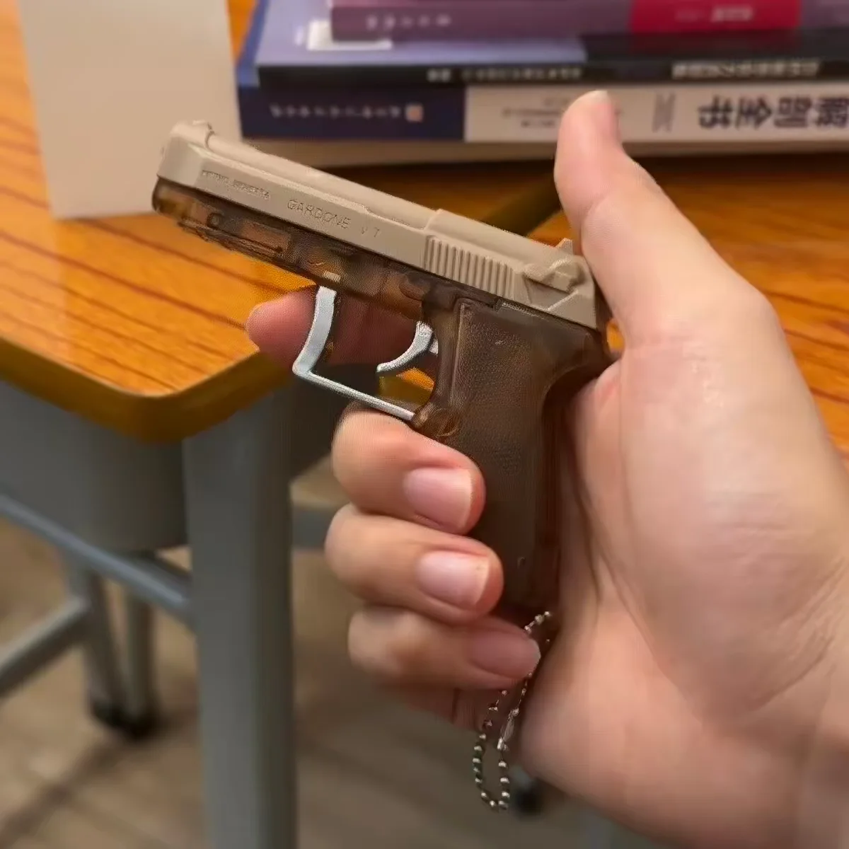 Shock Pen Prank Toy - Novelty Shock Prank Toy Gun Keychain,